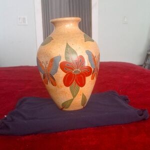 Nicaragua  art vase